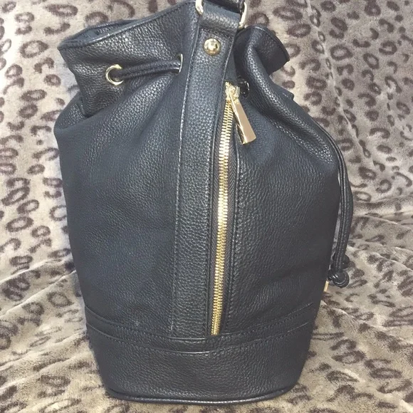 HEYS Drawstring Pebbled Bucket Bag - Picture 4 of 13
